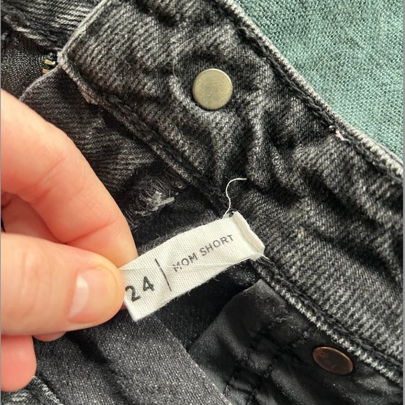 PacSun Black Mom Shorts - Picture 3 of 4